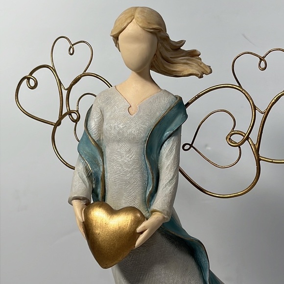 Westland Florentine Angel Holding Heart by Matthew Danko Figurine 9” Wire Wings - Picture 10 of 12